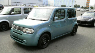 Illustration for article titled 2010 Nissan Cube Gets Accidental Unveil On Japanese Transport Truck